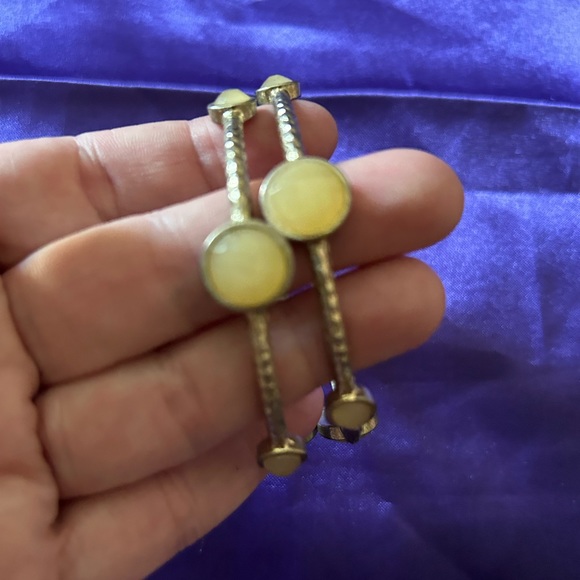 VTG Set of 2 Boho Brass and Cream Enamel Bangle Bracelets. Unbranded. - Picture 3 of 6